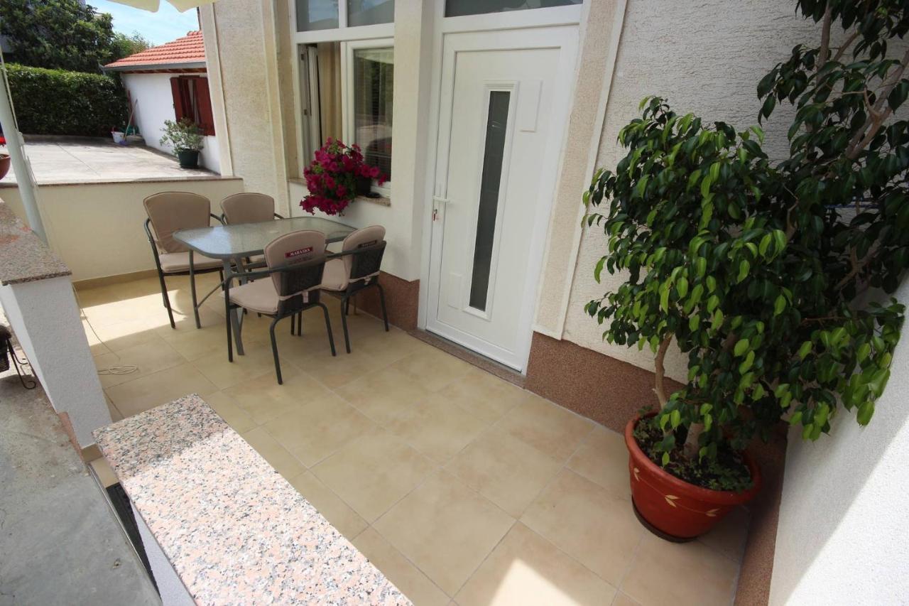 Apartament Family Mirela Borik *